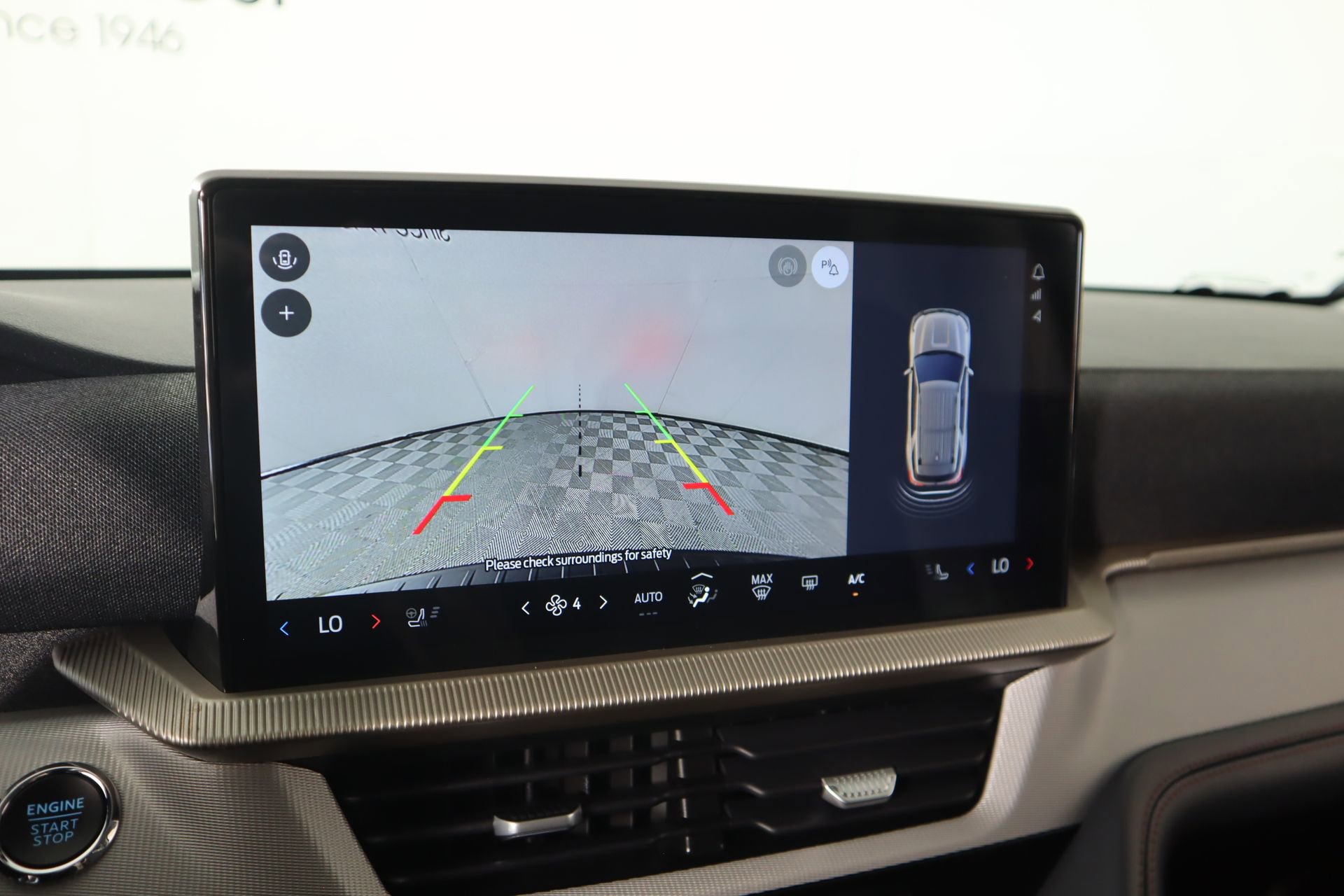 Used 2025 Ford Explorer Active w/ Active Comfort Package image 6