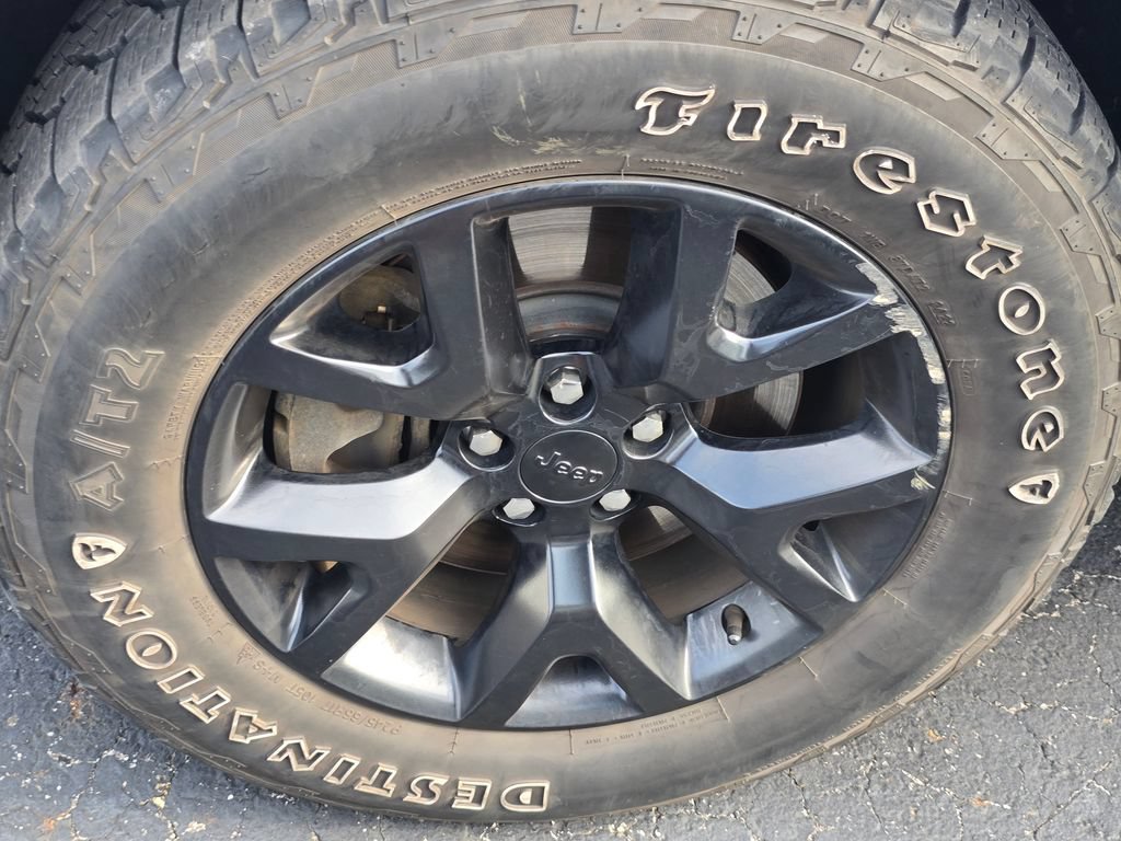 Used 2016 Jeep Cherokee Trailhawk w/ Comfort/Convenience Group AWD/4WD image 24