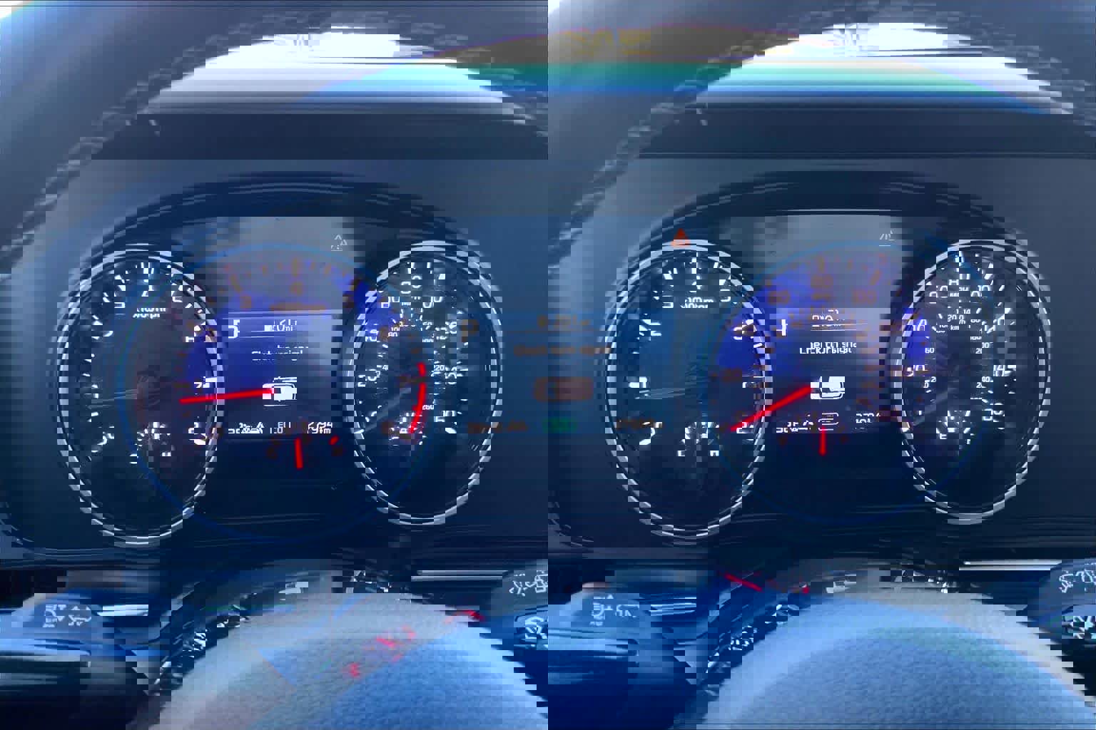 Used 2024 Kia Carnival LX image 23