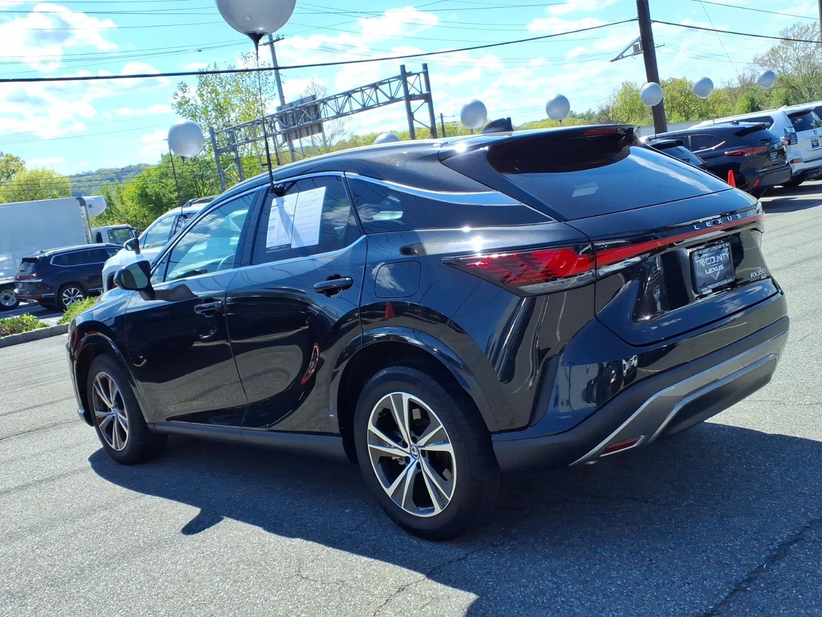 Used 2023 Lexus RX 350 Premium w/ Accessory Package AWD/4WD image 4