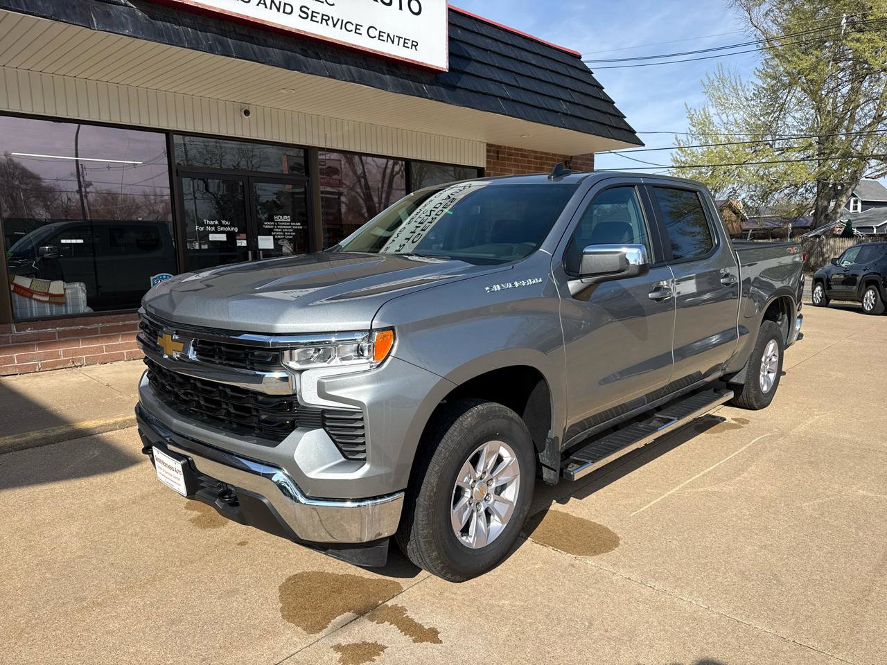 Used 2026 Chevrolet Silverado 1500 LT image 2