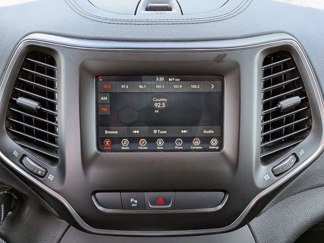 Used 2020 Jeep Cherokee Latitude image 16