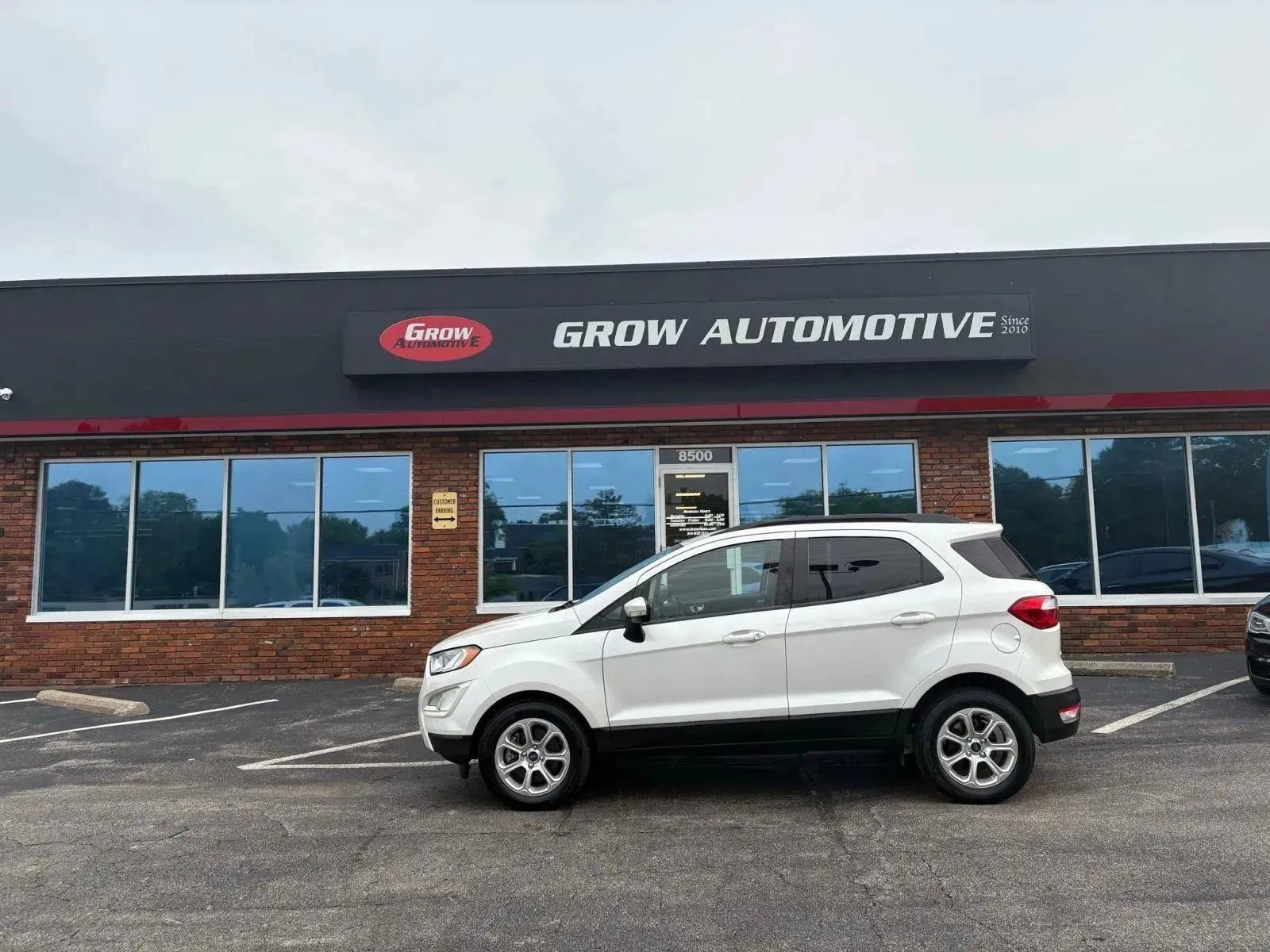 Used 2018 Ford EcoSport SE w/ SE Convenience Package image 12