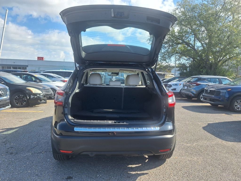 Used 2022 Nissan Rogue Sport SL image 25