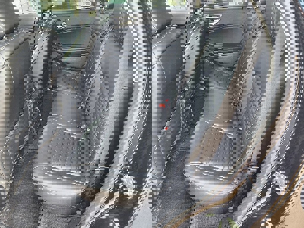 Used 2023 Ford Edge SEL image 13