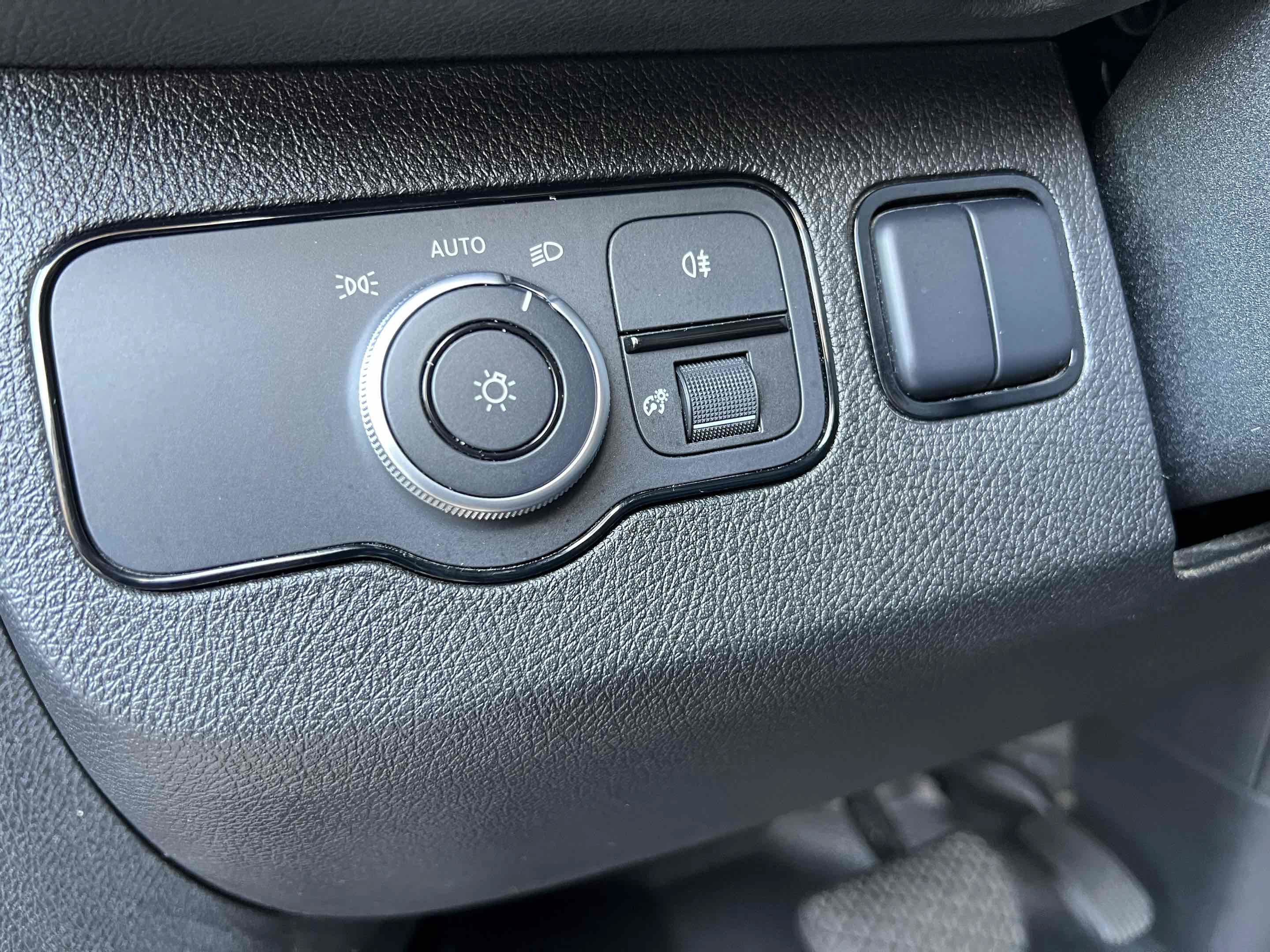 Used 2024 Mercedes-Benz Sprinter 2500 image 34