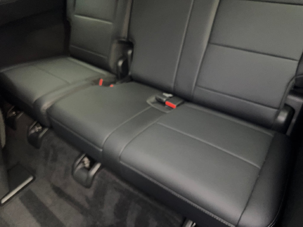 Used 2026 Chevrolet Traverse LT FWD image 41