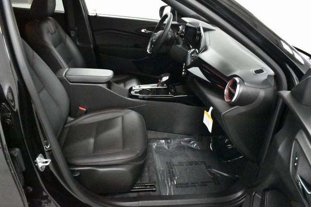 Used 2025 Chevrolet Trax RS w/ Driver Confidence Package image 14