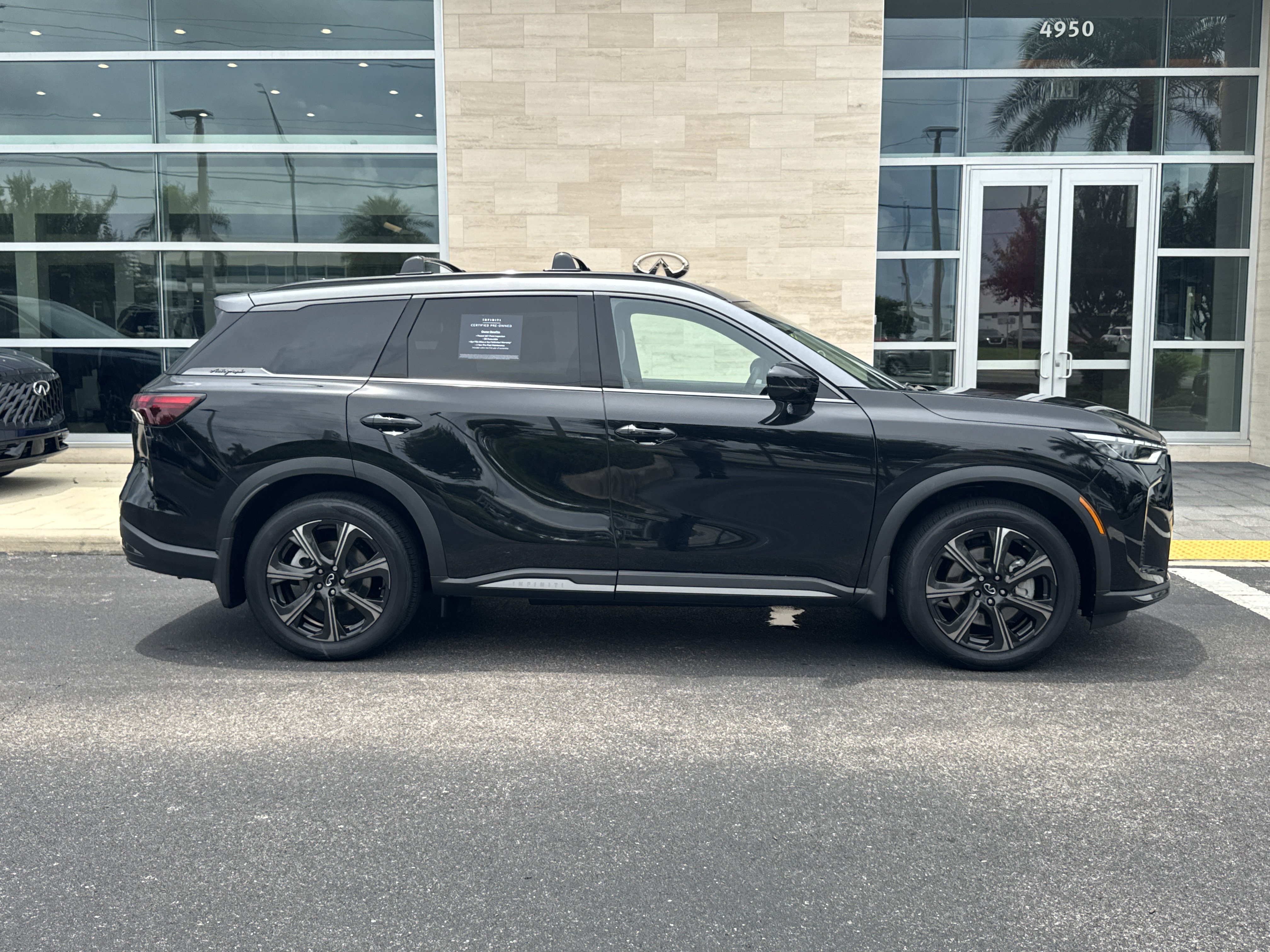 Certified 2026 INFINITI QX60 Autograph w/ Dark Cargo Package AWD/4WD image 3