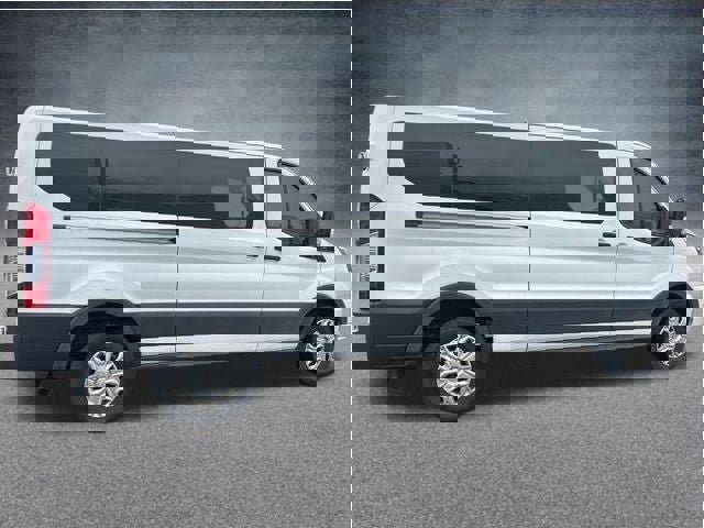 Used 2023 Ford Transit 350 XLT image 3