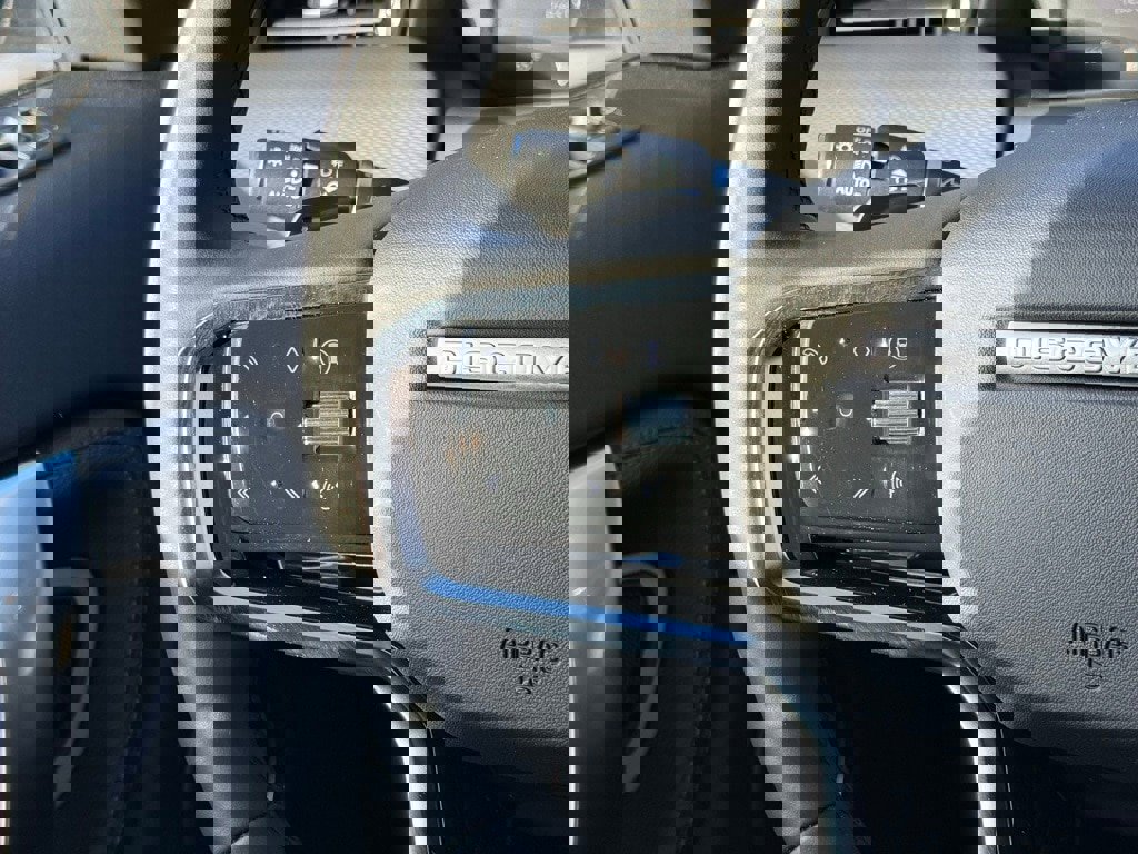 Certified 2025 Land Rover Discovery Sport Dynamic SE image 19