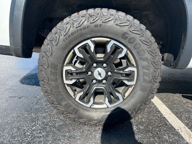 Used 2024 Chevrolet Silverado 1500 ZR2 w/ Technology Package image 44