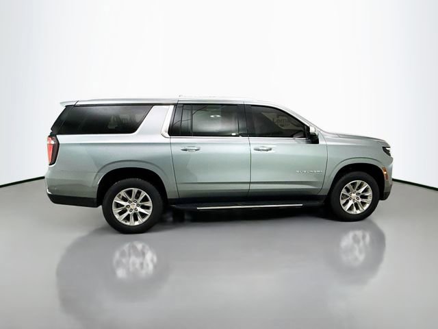 Used 2025 Chevrolet Suburban Premier w/ Sun And Tow Package image 10
