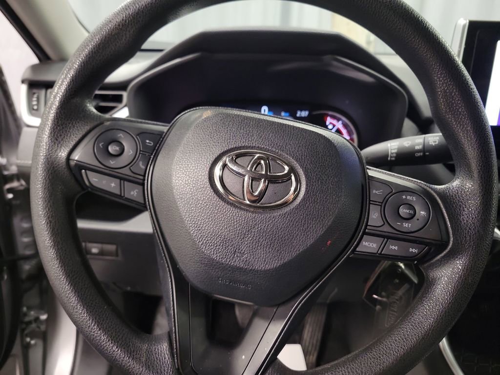 Used 2023 Toyota RAV4 LE image 18