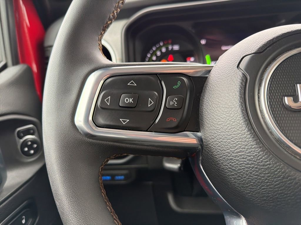 Used 2024 Jeep Wrangler Unlimited Sahara AWD/4WD image 24