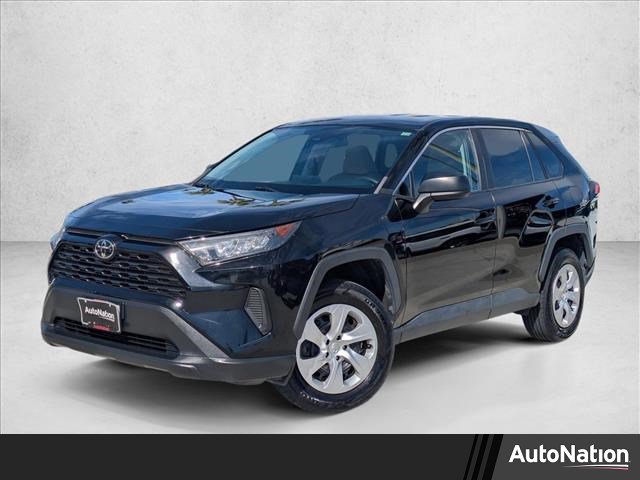 Used 2022 Toyota RAV4 LE image 1