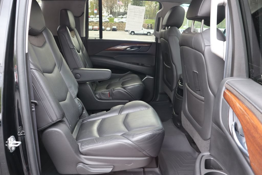 Used 2016 Cadillac Escalade ESV Luxury RWD image 33