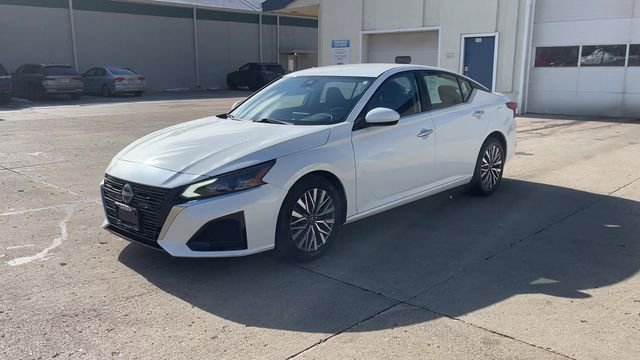 Used 2023 Nissan Altima 2.5 SV image 4