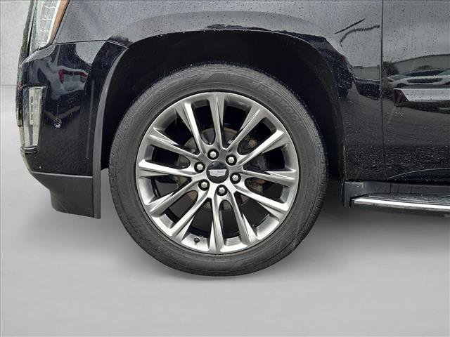 Used 2020 Cadillac Escalade Premium Luxury w/ Escalade Sport Edition AWD/4WD image 26