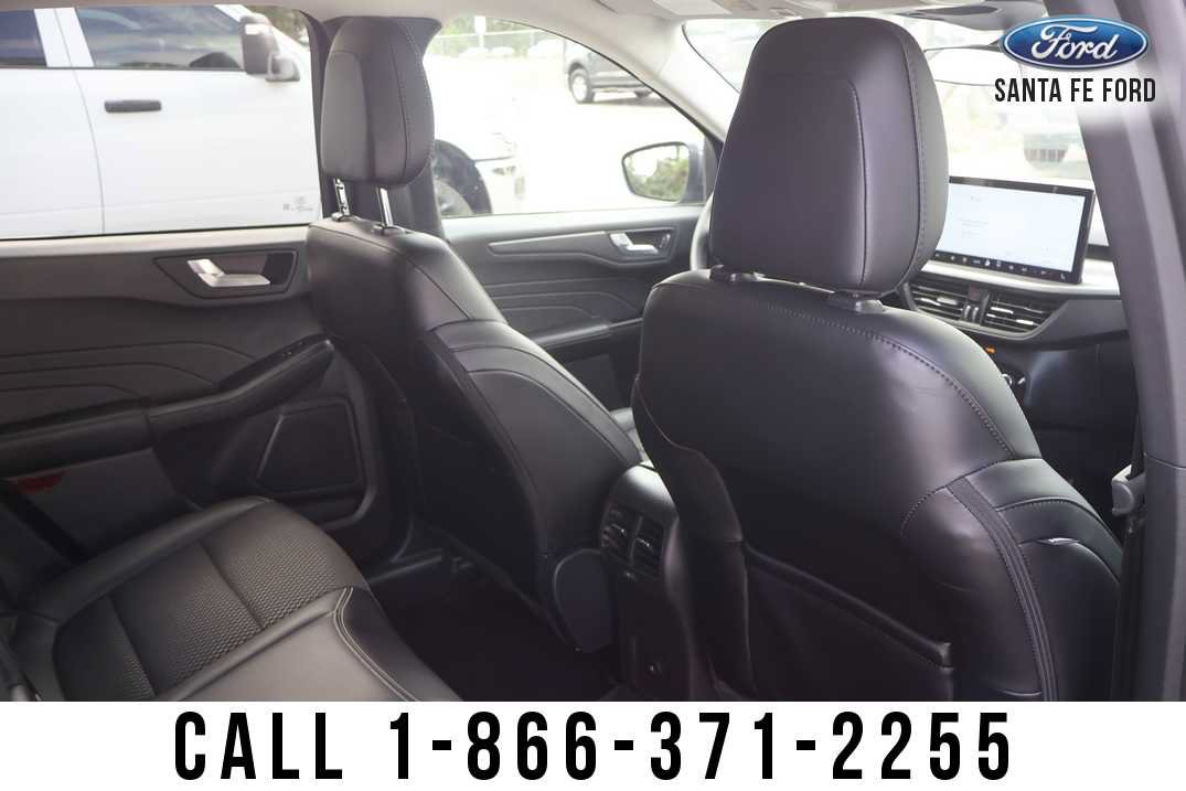 Used 2025 Ford Escape SE FWD image 21