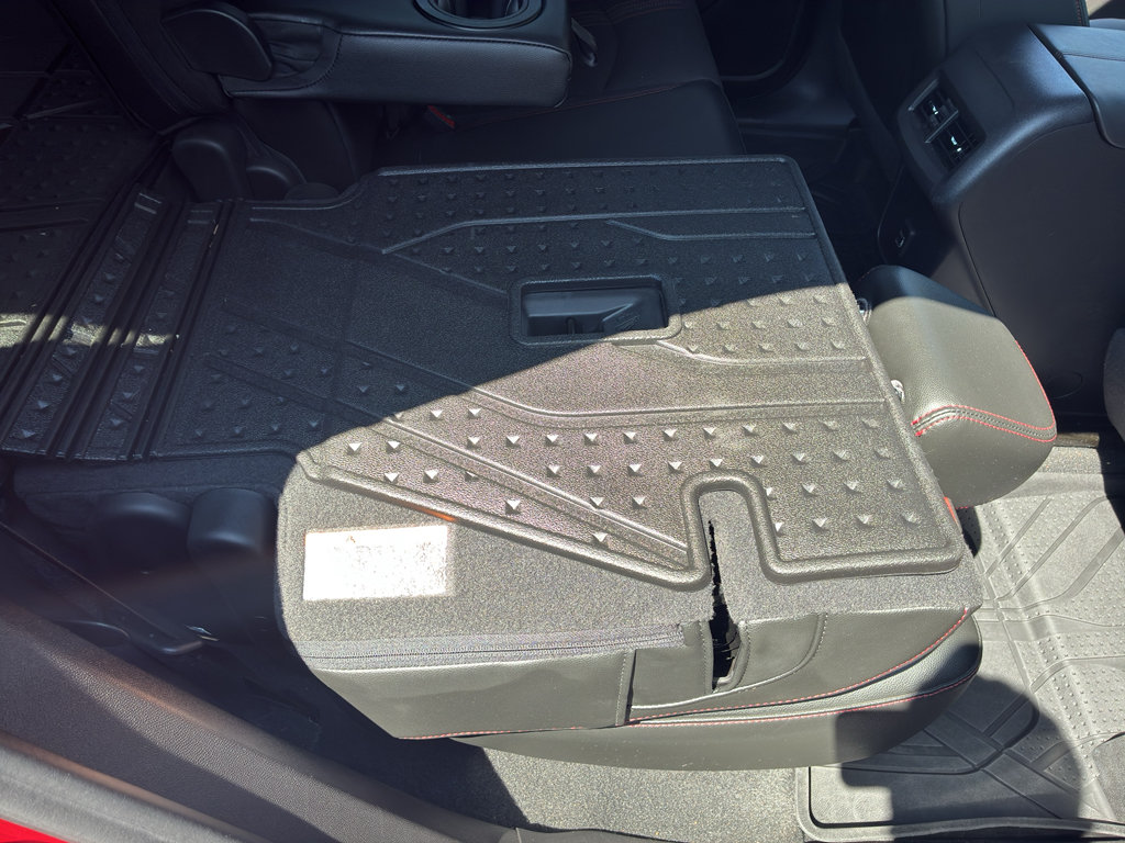 Used 2023 Chevrolet Equinox RS FWD image 55
