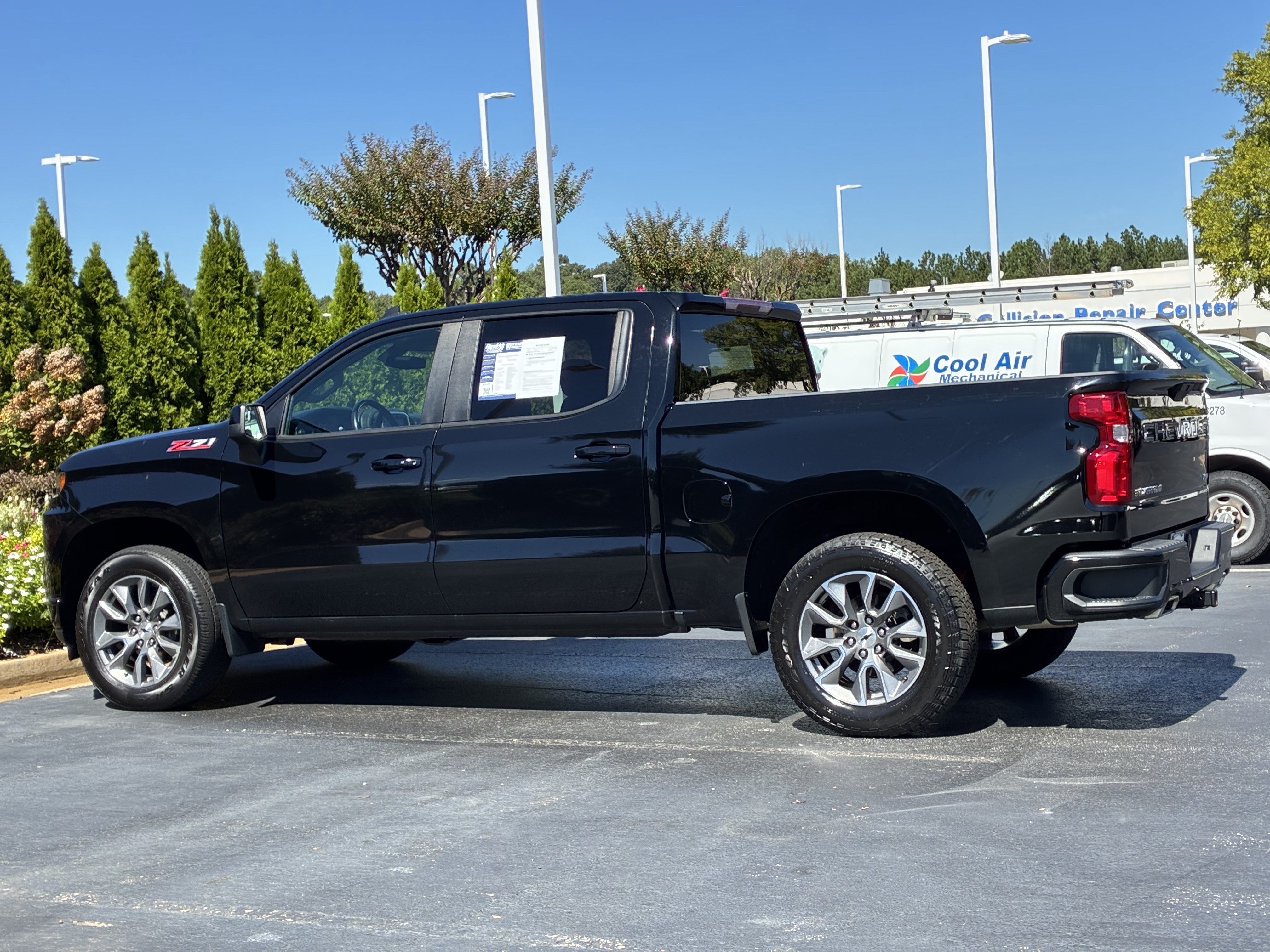 Used 2021 Chevrolet Silverado 1500 RST w/ LPO, Blackout Package AWD/4WD image 9