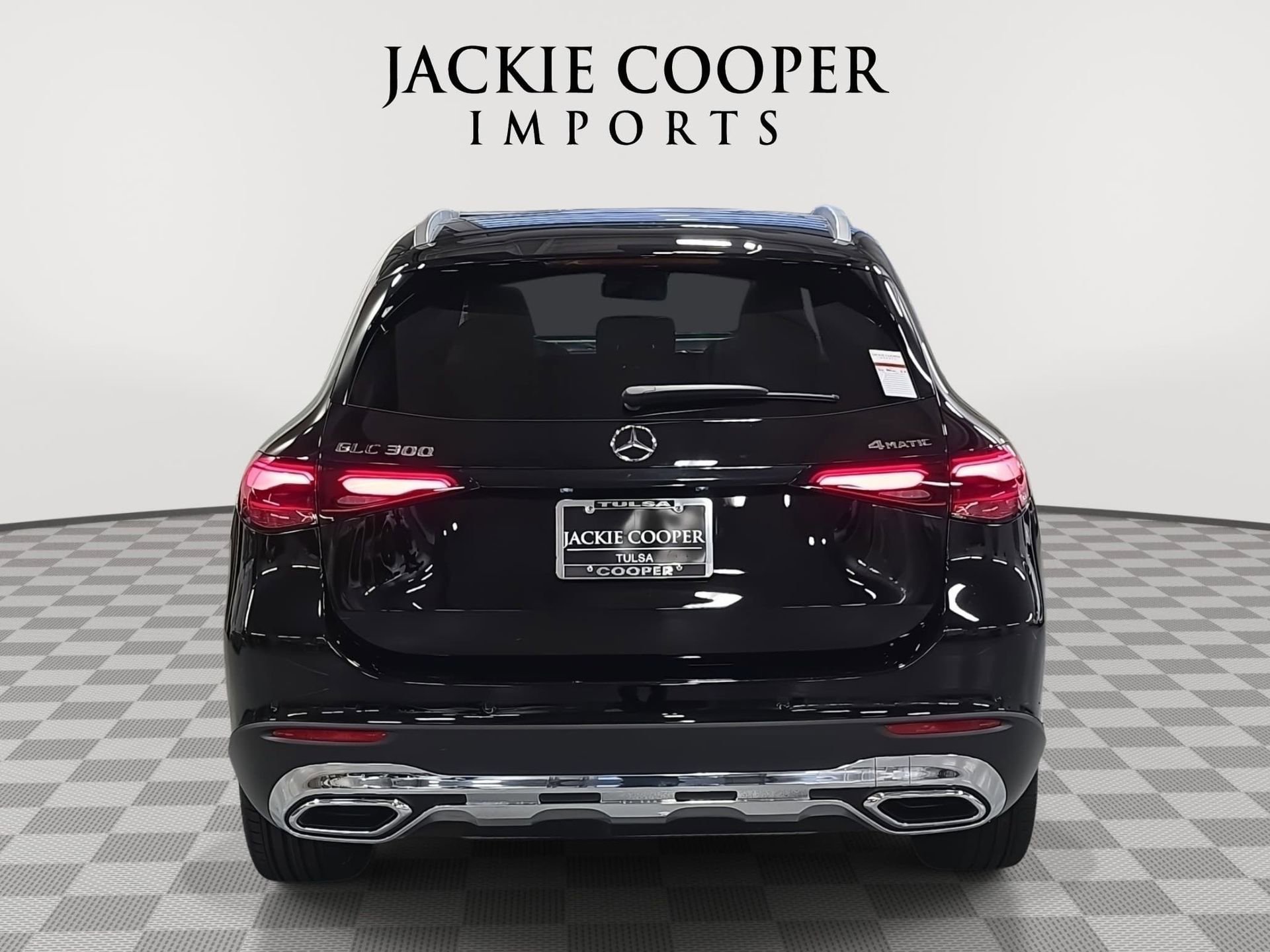 Used 2025 Mercedes-Benz GLC 300 4MATIC image 6