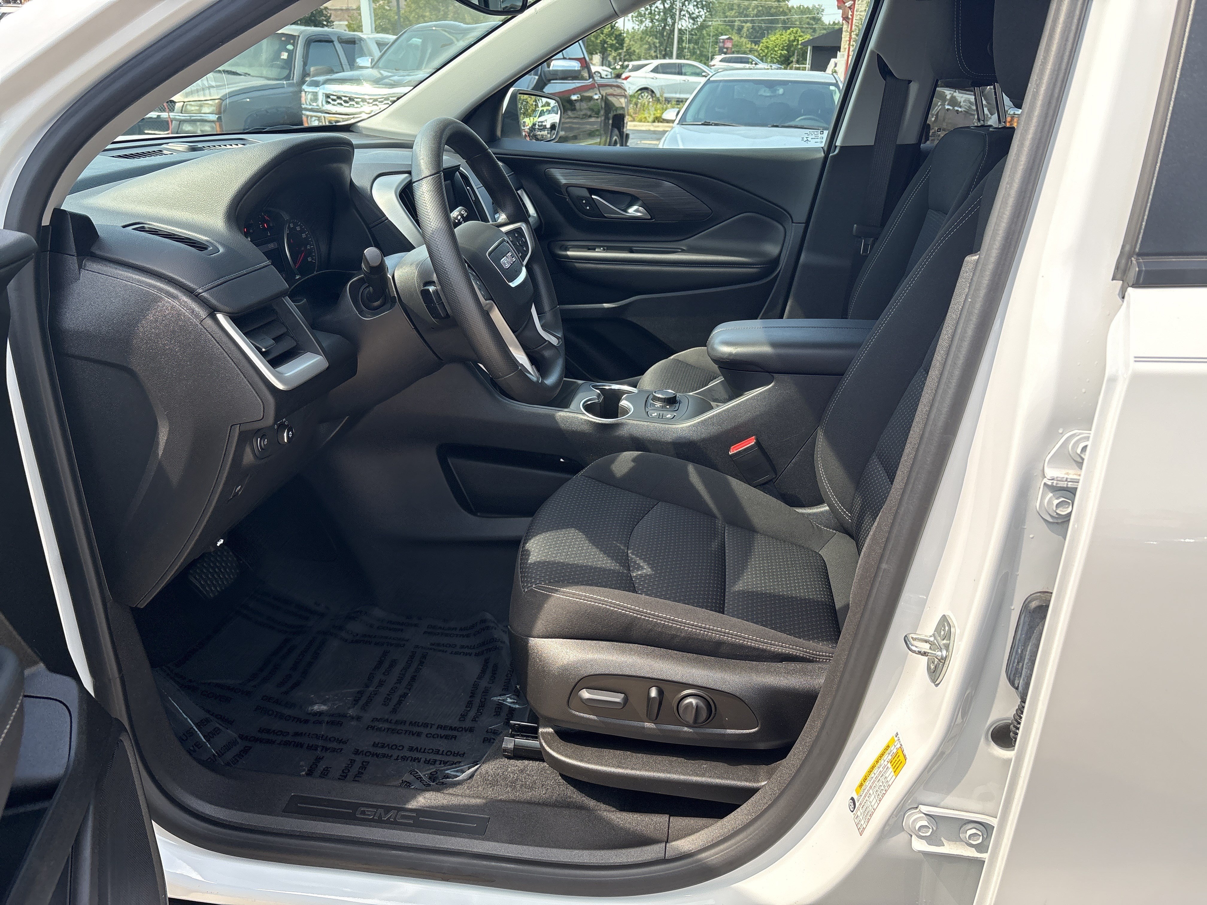 Used 2022 GMC Terrain SLE w/ Driver Convenience Package FWD image 11