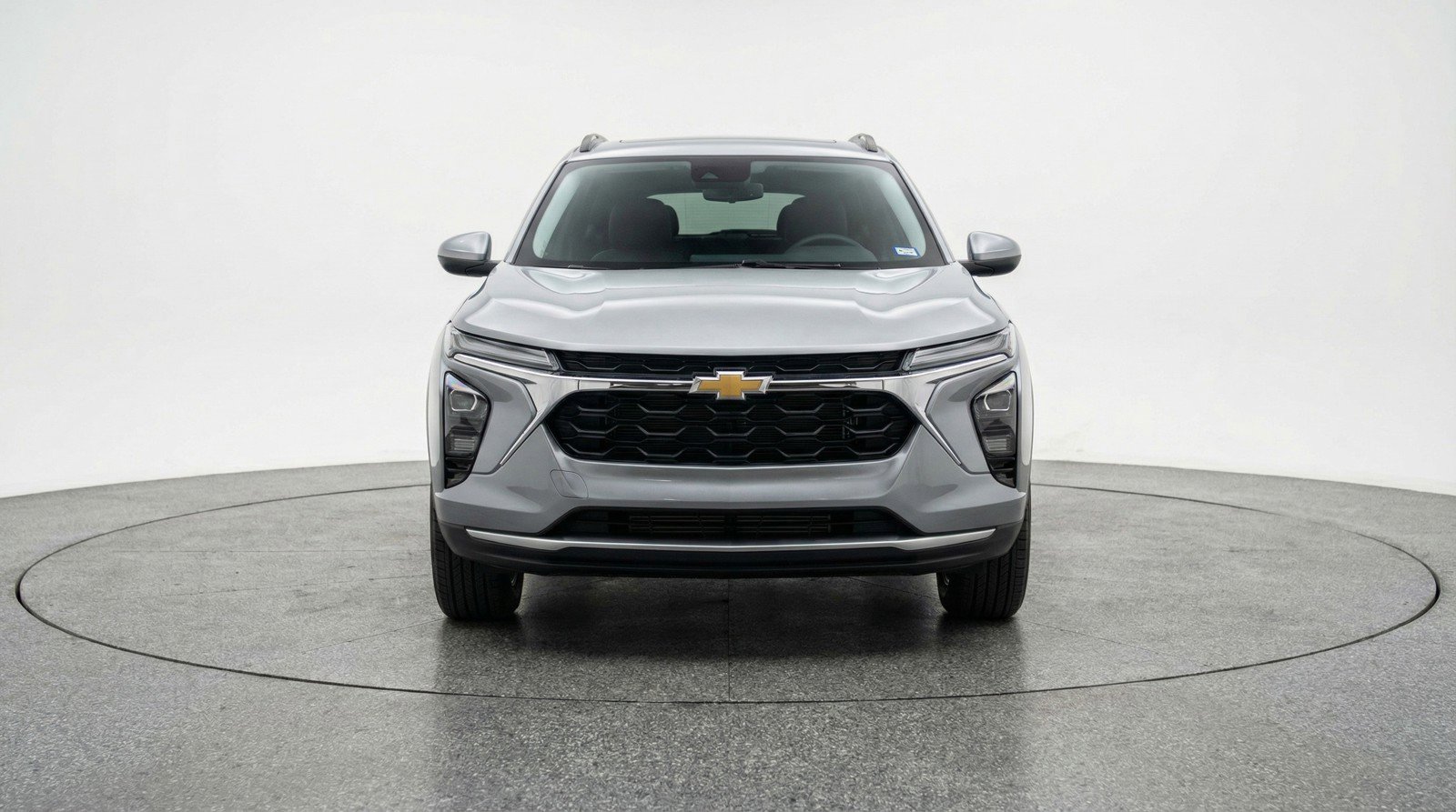Used 2025 Chevrolet Trax LT w/ LT Convenience Package image 2