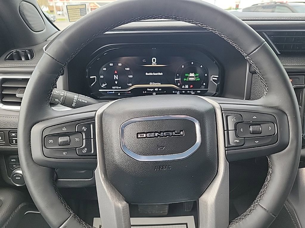 Used 2024 GMC Yukon Denali AWD/4WD image 15