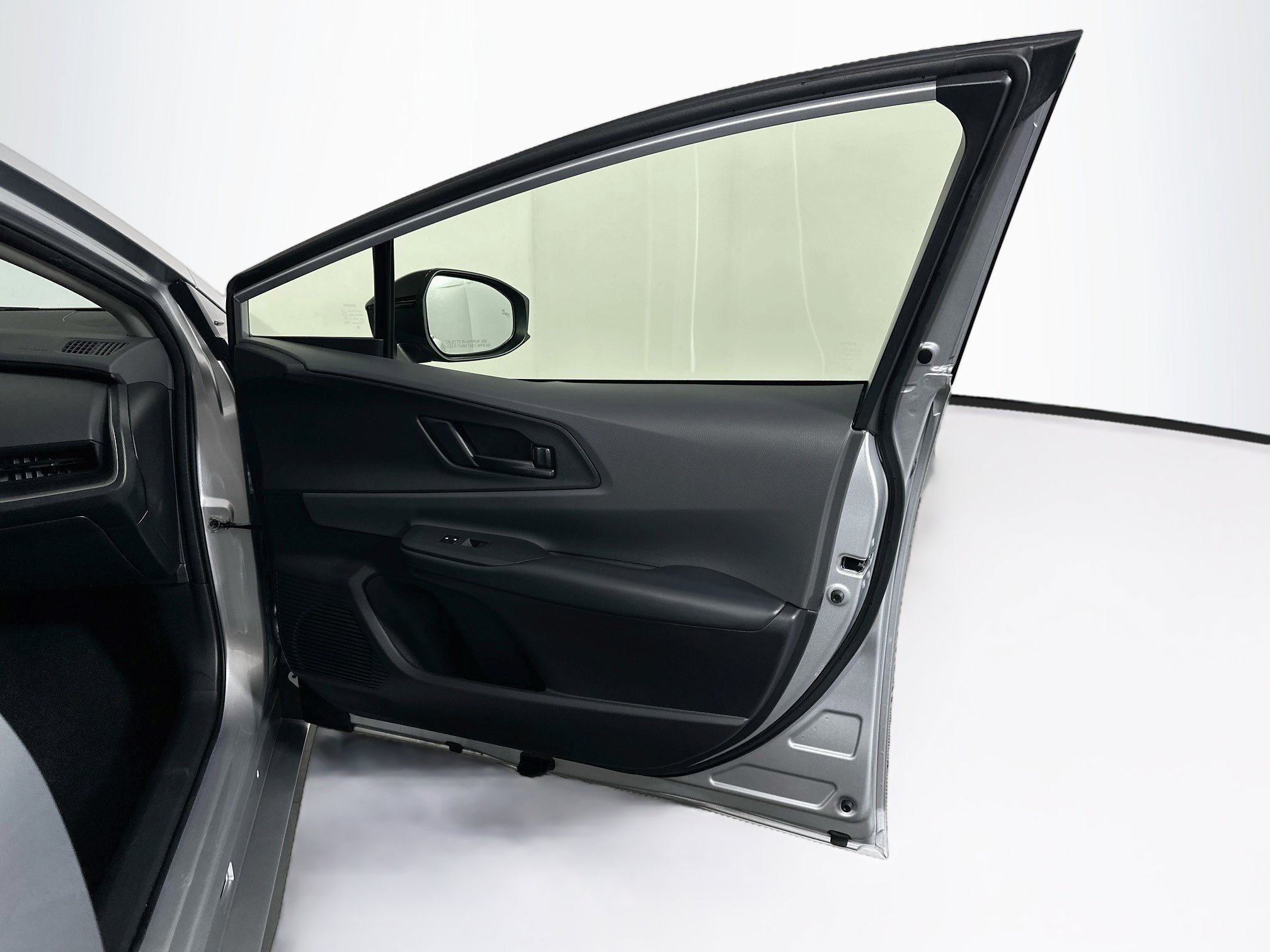 Used 2026 Toyota Prius LE FWD image 30