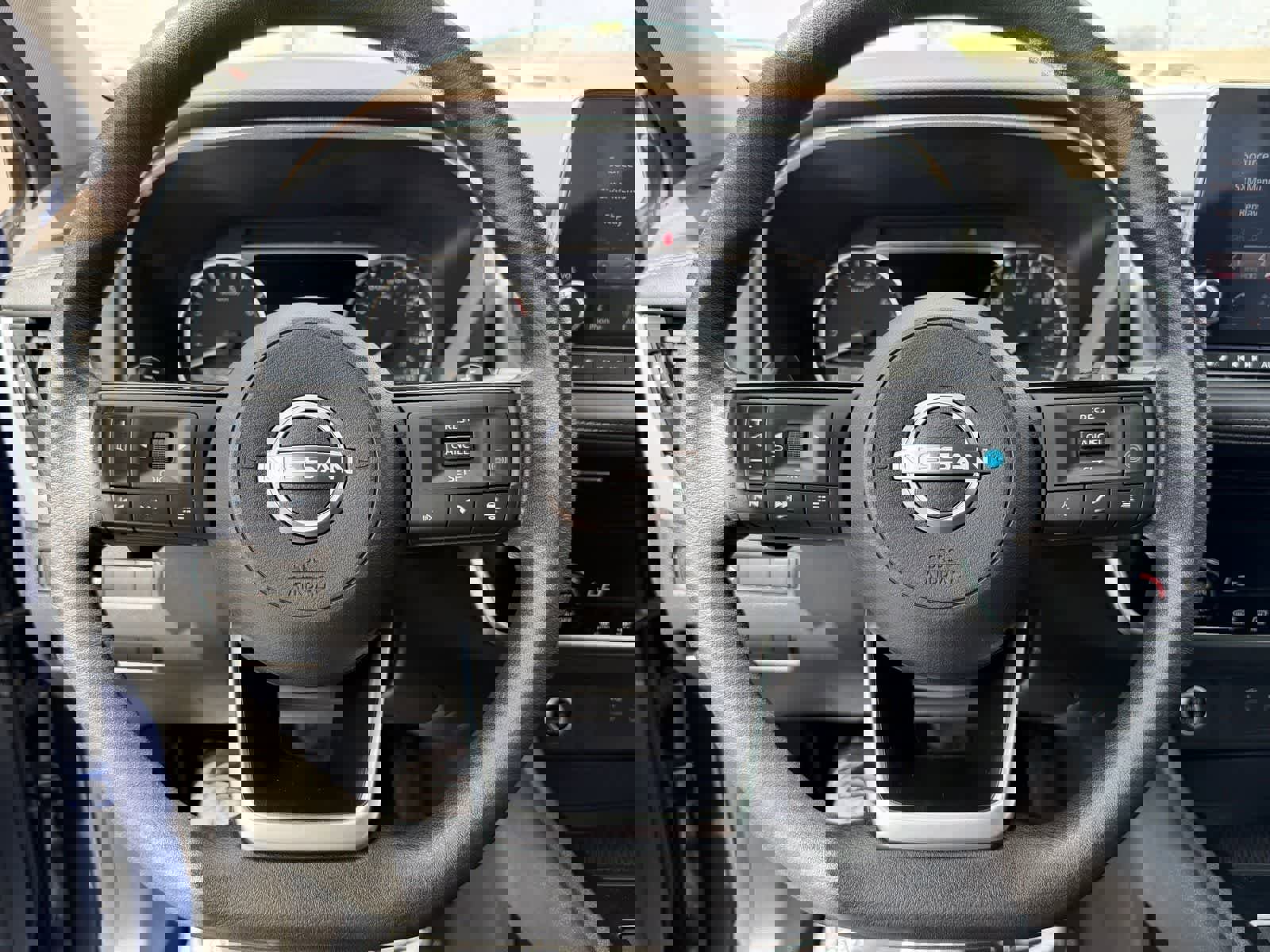 Certified 2022 Nissan Rogue SV image 15