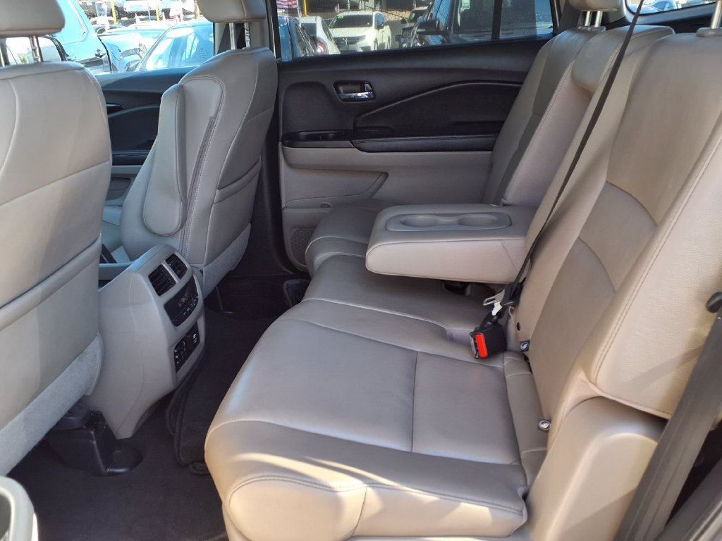 Used 2016 Honda Pilot Touring image 21