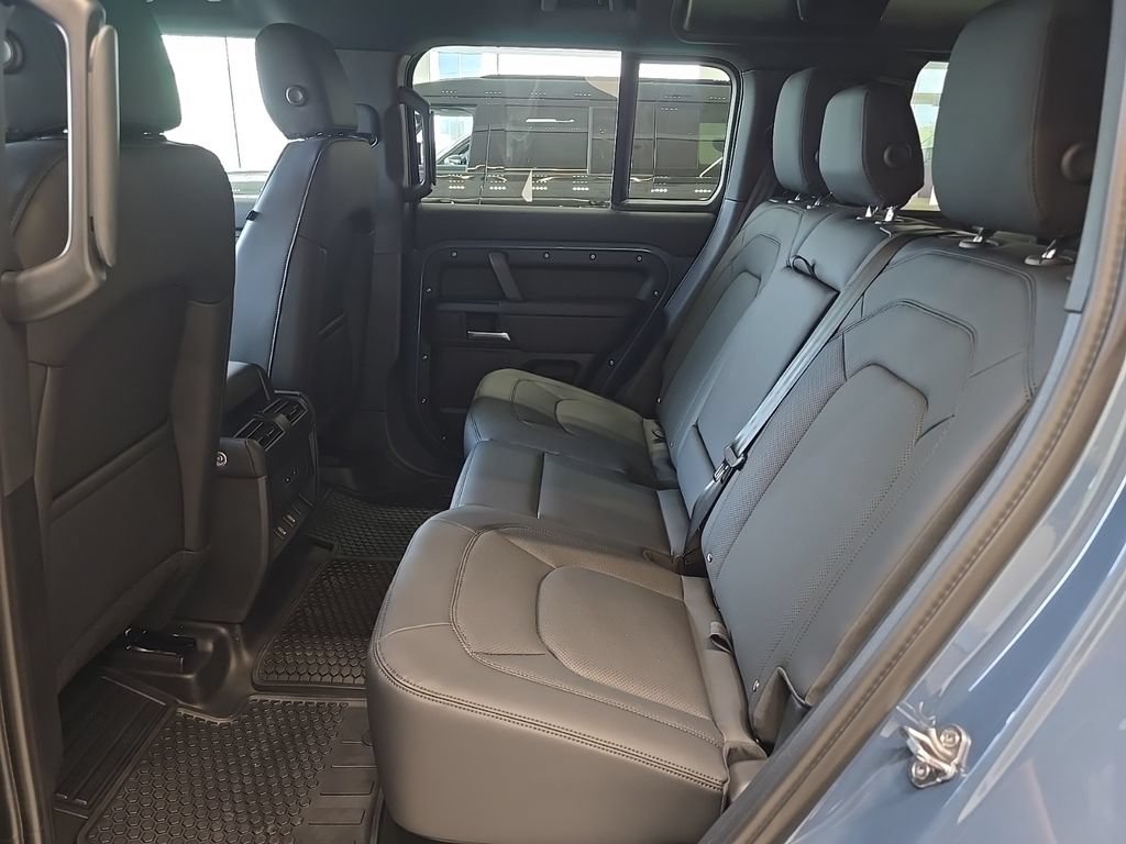 New 2026 Land Rover Defender 110 S AWD/4WD image 8