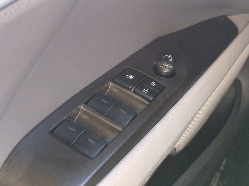 Used 2021 Toyota Camry LE image 22