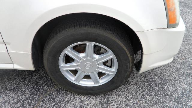 Used 2005 Cadillac SRX w/ Preferred Equipment Group image 6