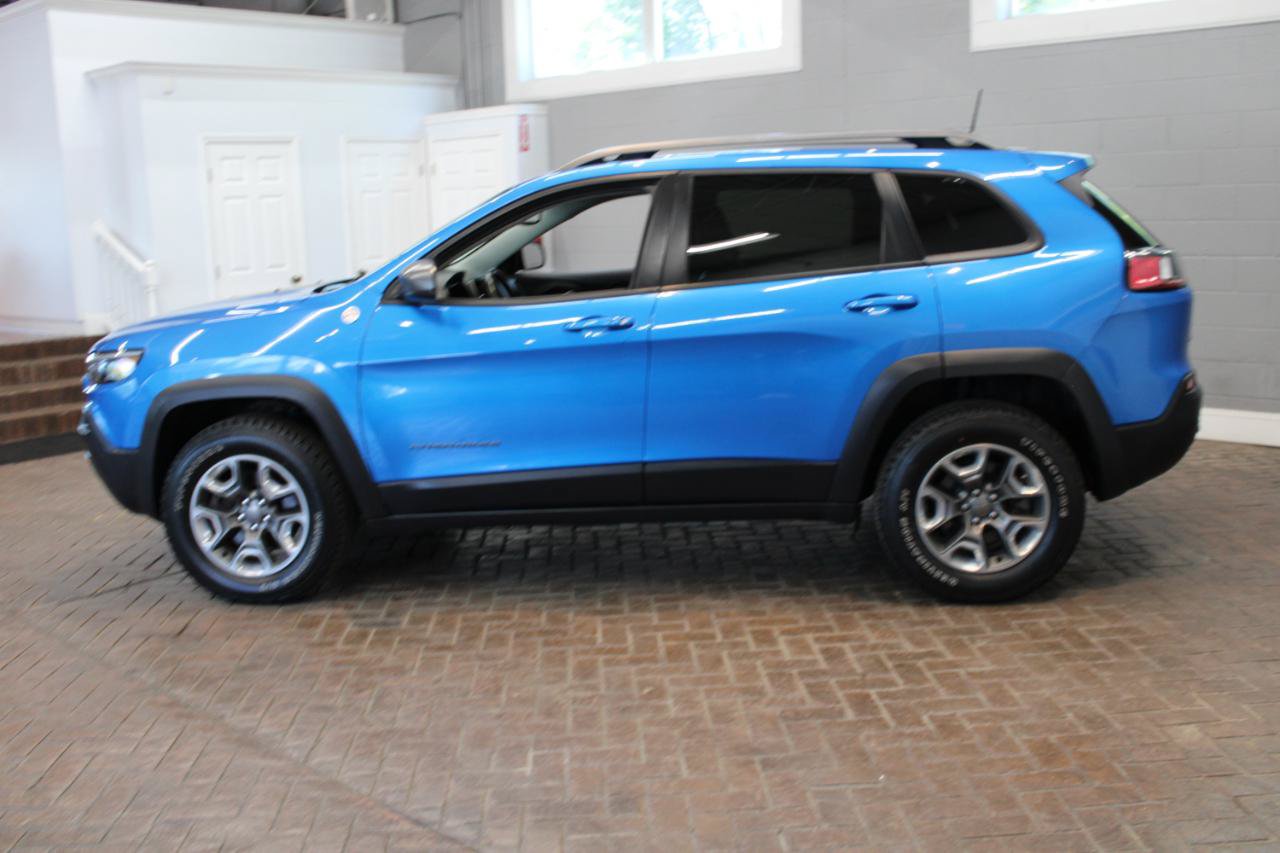 Used 2019 Jeep Cherokee Trailhawk w/ Cold Weather Group AWD/4WD image 4