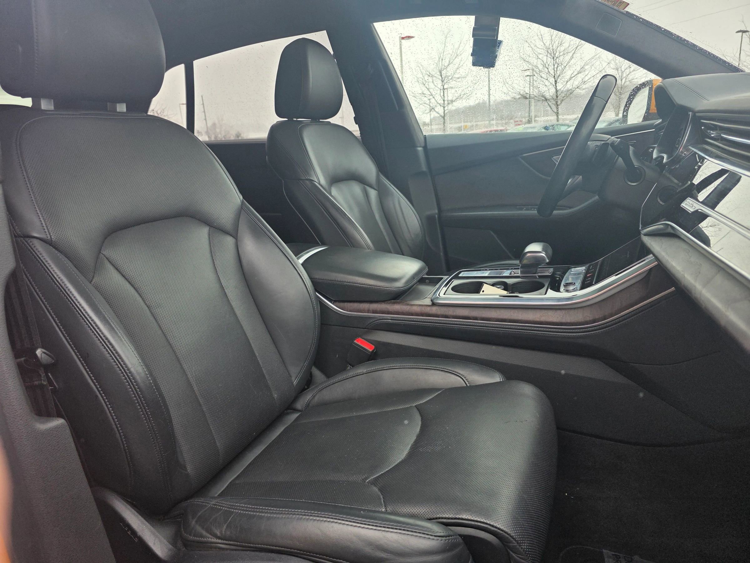 Used 2019 Audi Q8 Prestige w/ Luxury Package AWD/4WD image 12