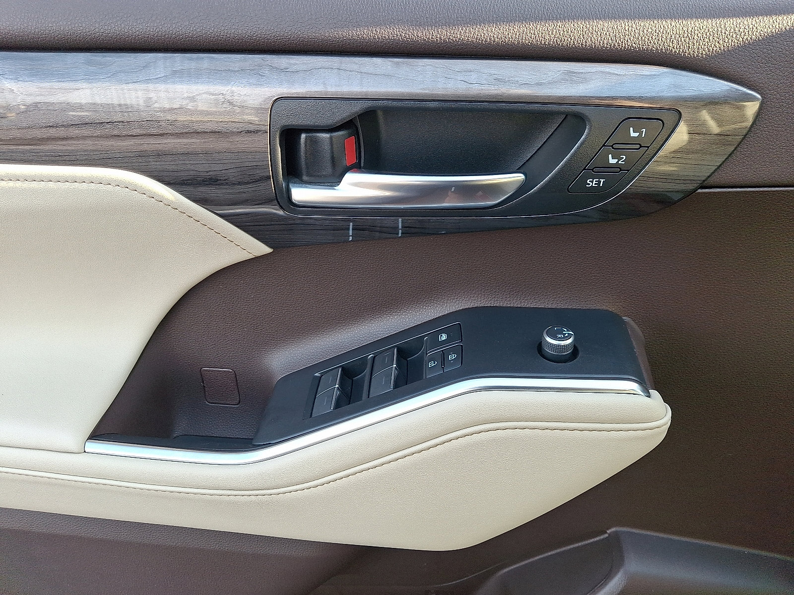 Used 2020 Toyota Highlander Platinum AWD/4WD image 13