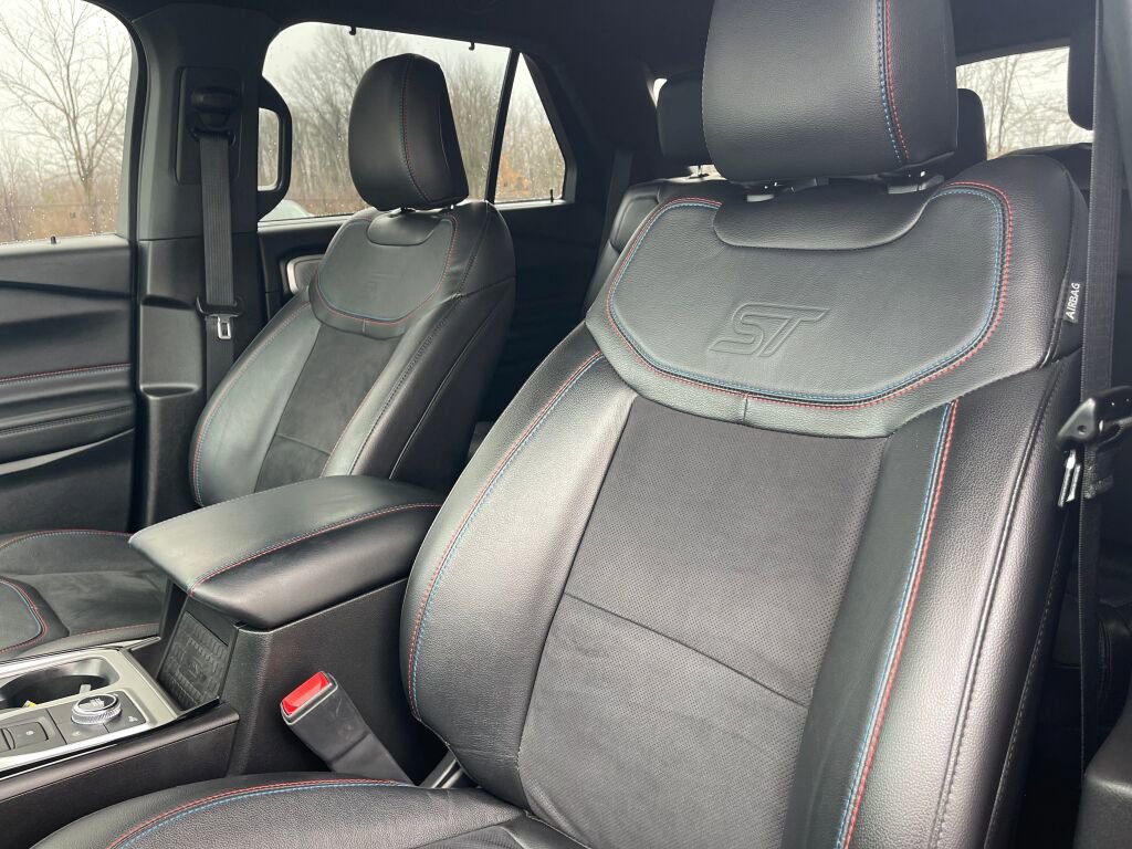 Used 2023 Ford Explorer ST w/ Equipment Group 401A image 6