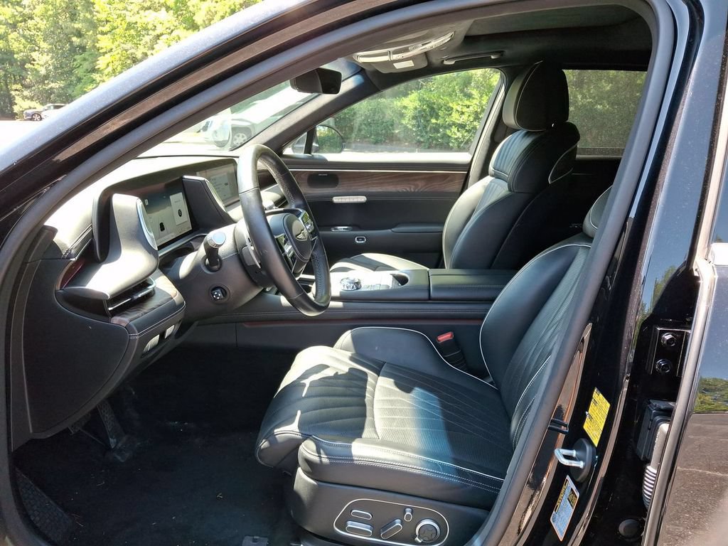 Used 2023 Genesis G90 3.5T AWD/4WD image 17