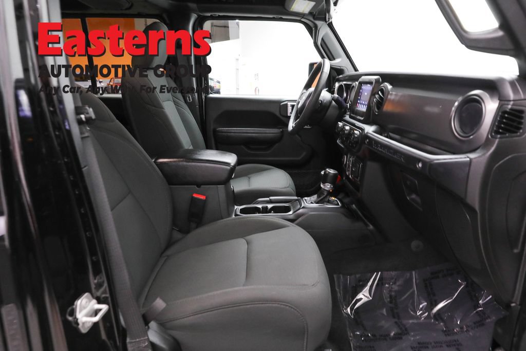 Used 2023 Jeep Wrangler Unlimited w/ Cold Weather Group AWD/4WD image 25