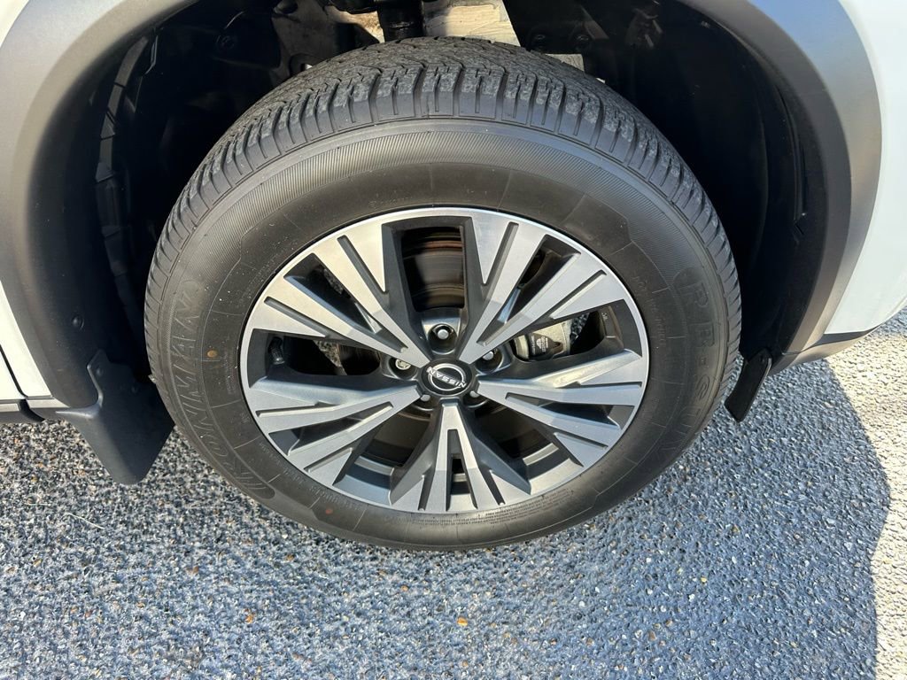 Used 2023 Nissan Rogue SV image 25