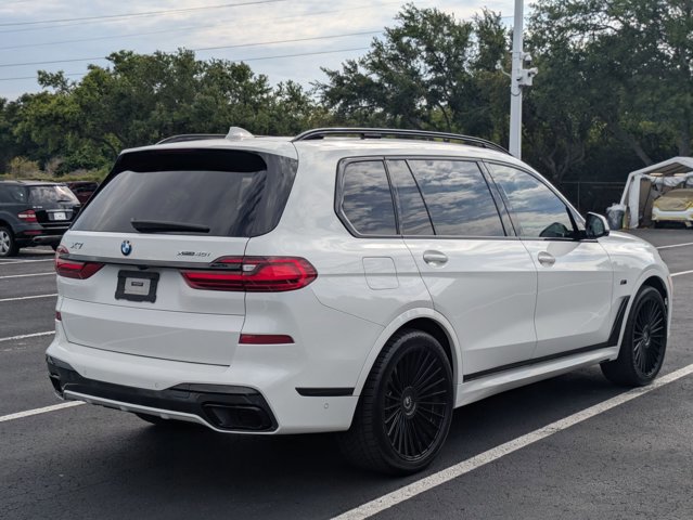 Used 2021 BMW X7 xDrive40i w/ M Sport Package AWD/4WD image 5