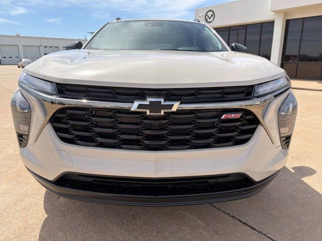 New 2026 Chevrolet Trax RS w/ Sunroof Package image 4