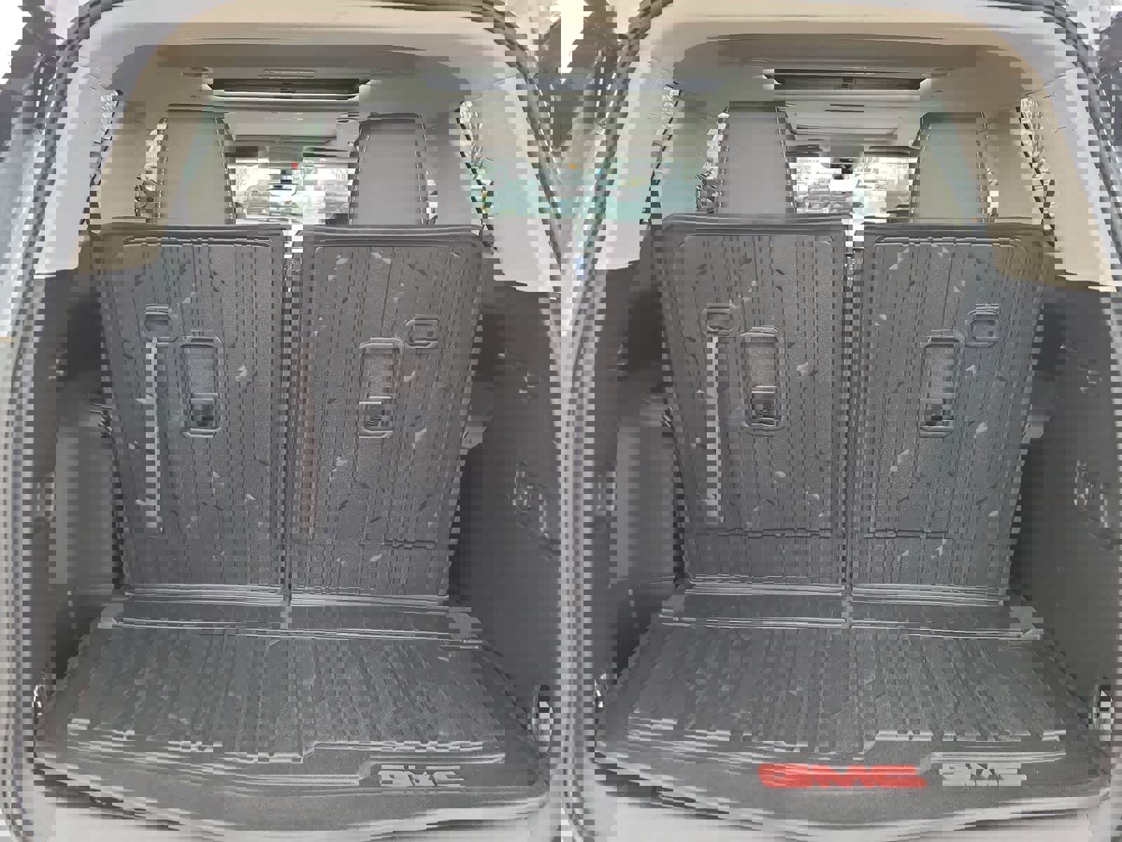 Used 2021 GMC Acadia Denali w/ Denali Technology Package image 27