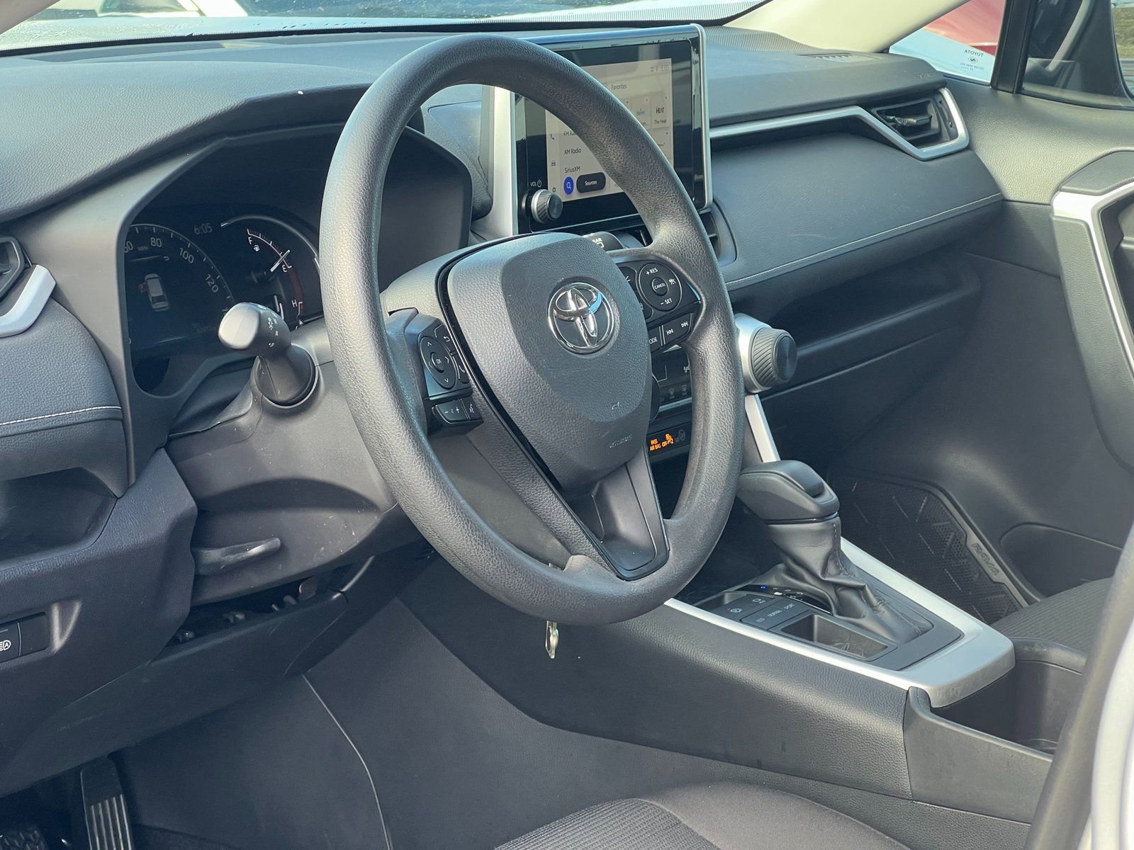 Used 2024 Toyota RAV4 LE image 12