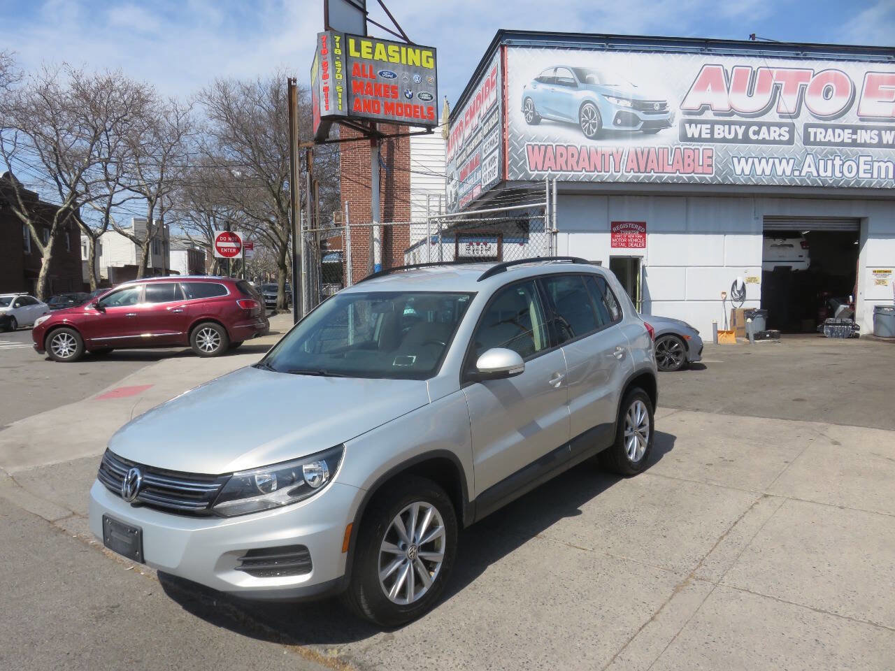 Used 2015 Volkswagen Tiguan S AWD/4WD image 2