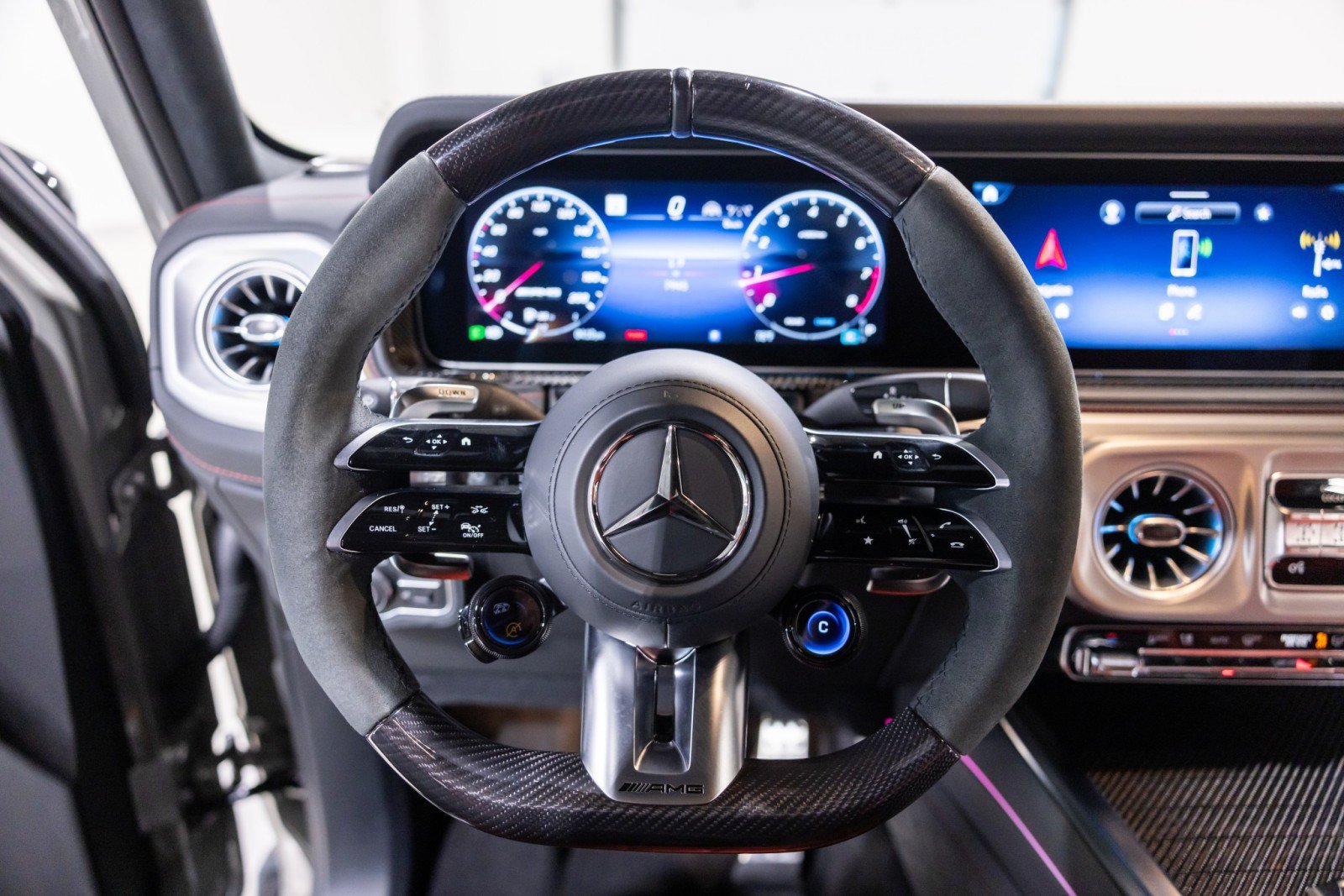 Used 2025 Mercedes-Benz G 63 AMG 4MATIC image 38