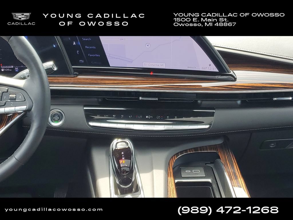 Used 2024 Cadillac Escalade Premium Luxury AWD/4WD image 29